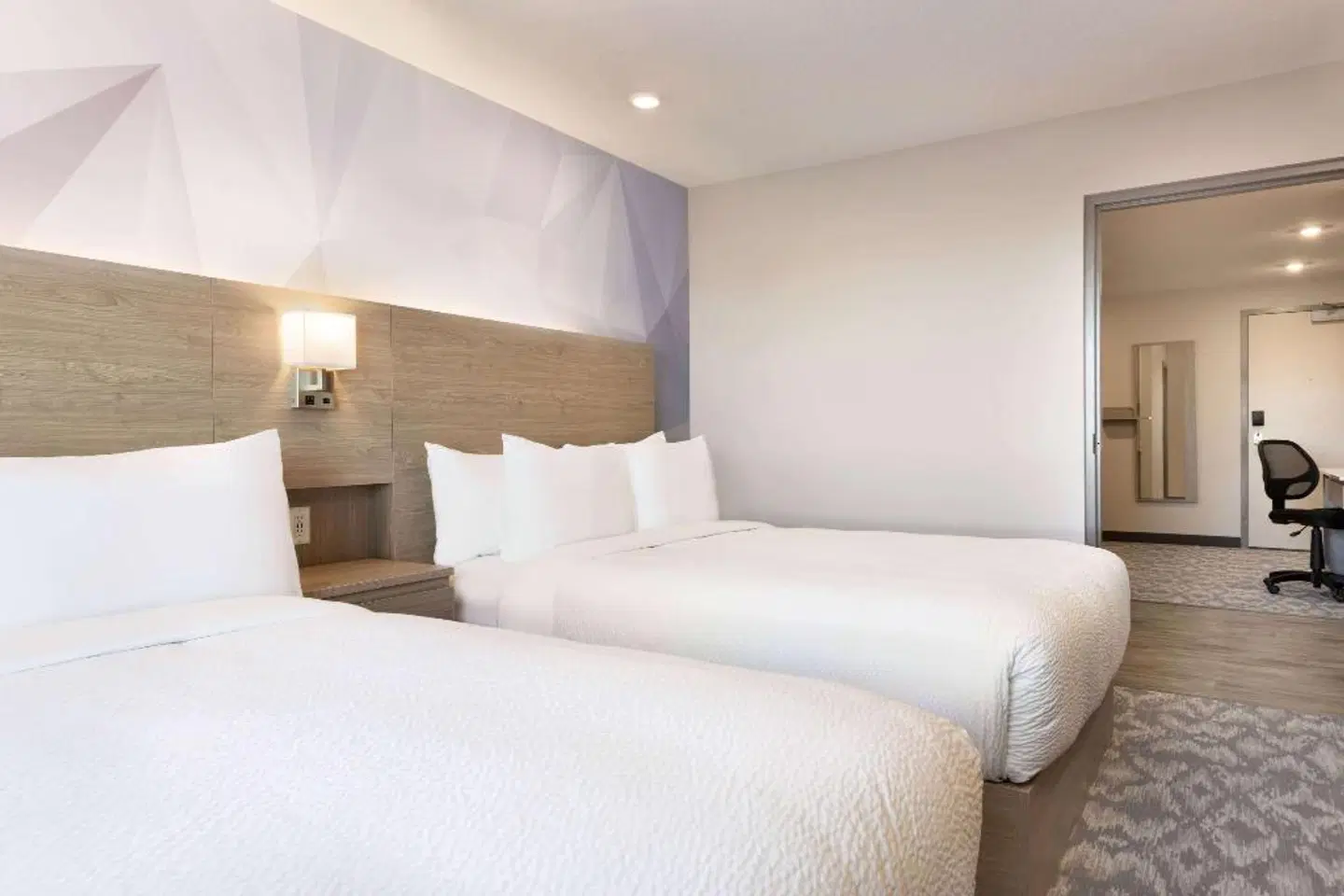 Days Inn by Wyndham Calgary North Balzac ROOM_EXAMPLE