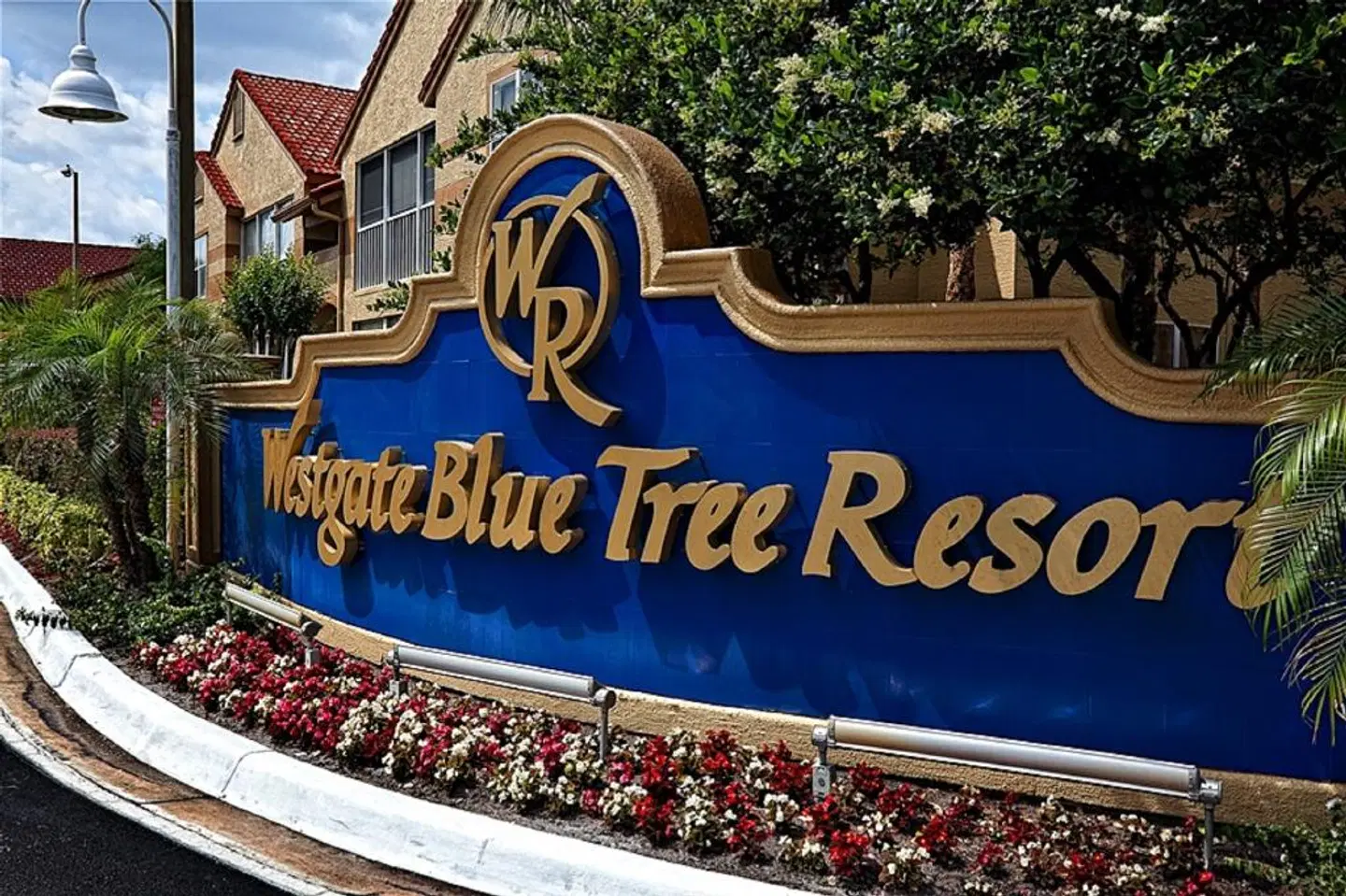 Westgate Blue Tree Resort EXTERIOR