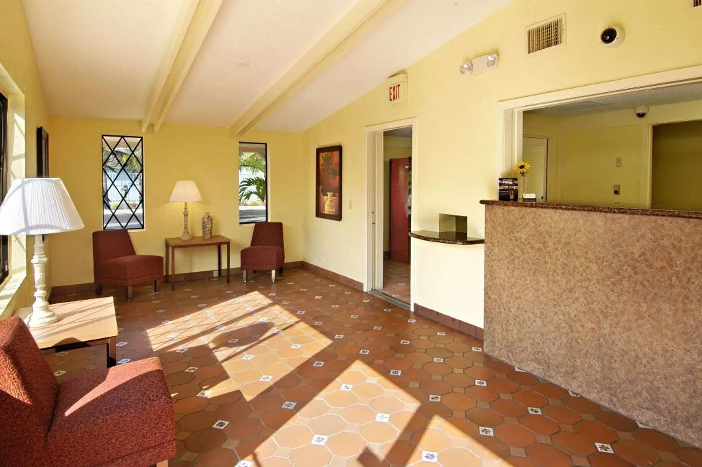 Super 8 by Wyndham Lantana West Palm Beach LOUNGE_LOBBY