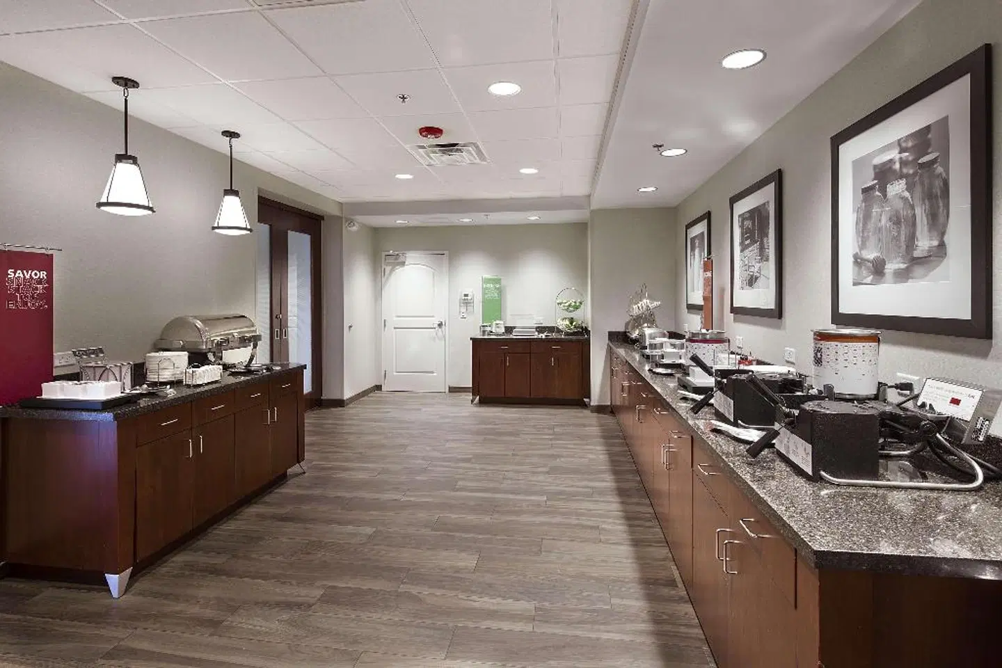 Hampton Inn & Suites Page - Lake Powell Bar