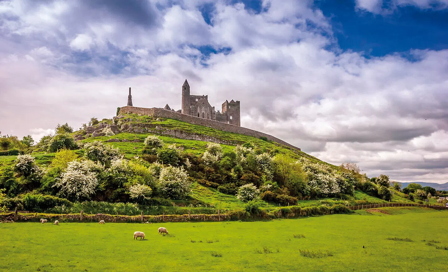 Entlang der Höhepunkte Irlands EXTERIOR