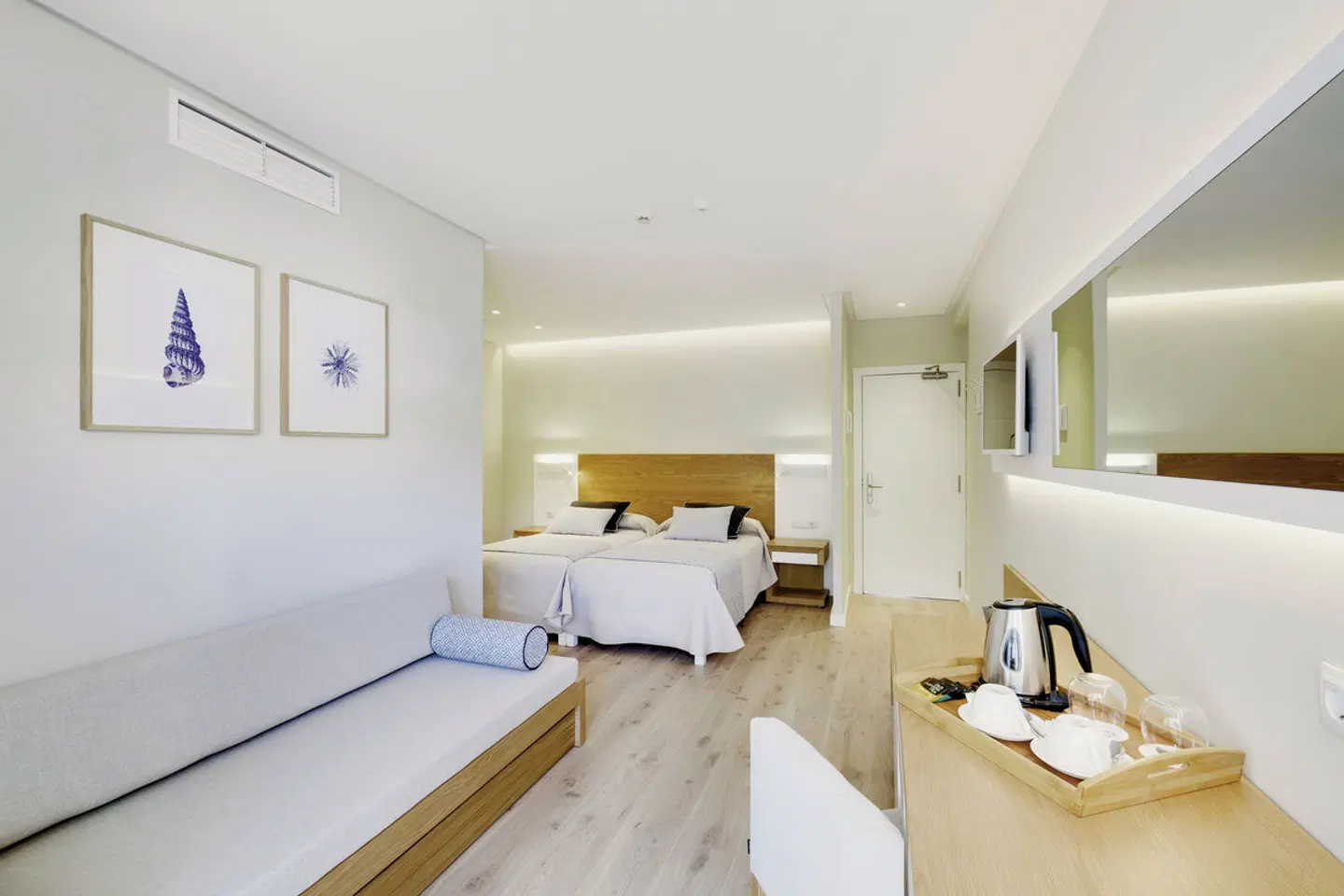 Eden Sóller ROOM_EXAMPLE