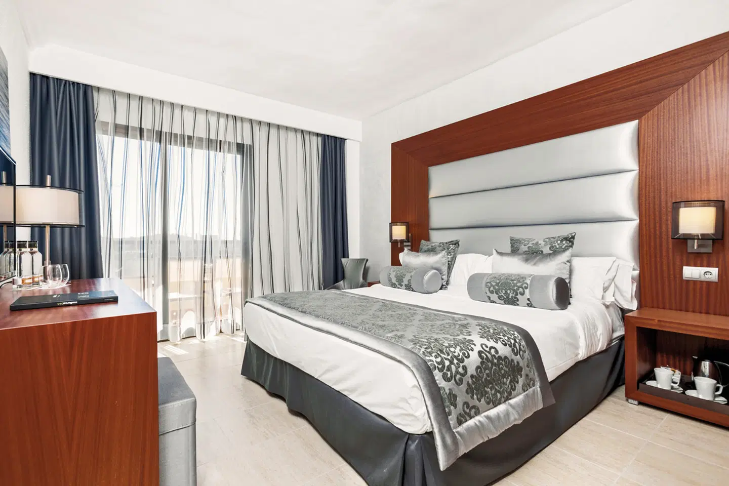 Zafiro Rey Don Jaime ROOM_EXAMPLE