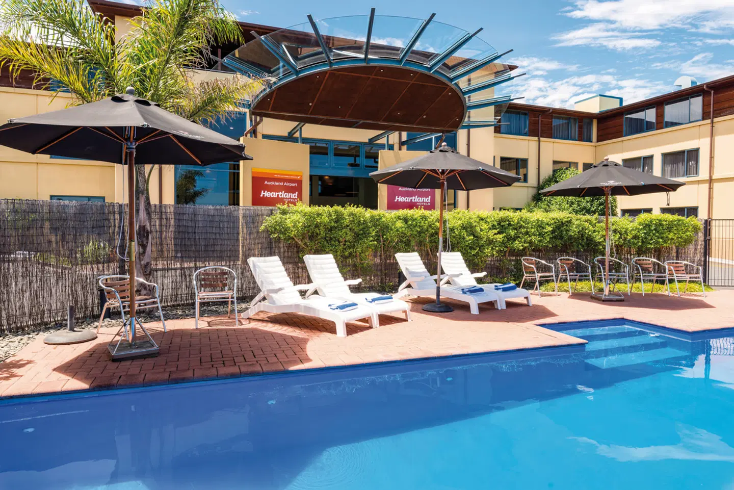 Heartland Hotel Auckland Airport OUTDOOR_POOL