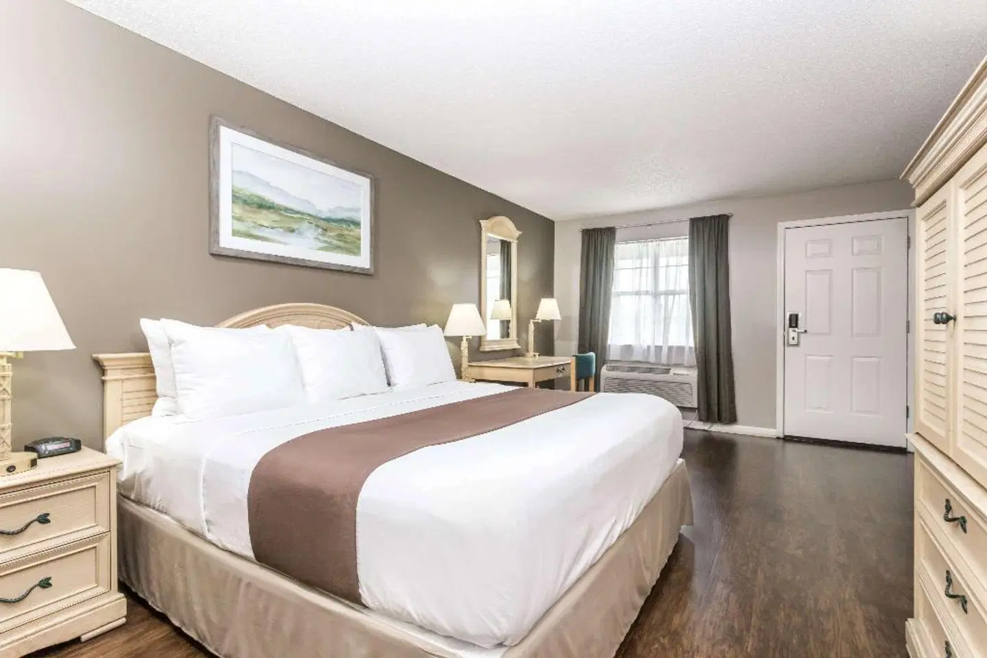 Super 8 by Wyndham Madison ROOM_EXAMPLE