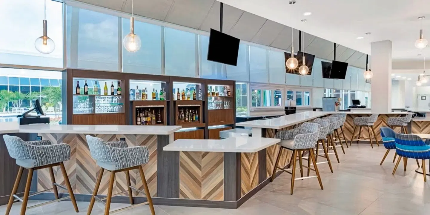 Holiday Inn Resort Kissimmee by the Parks Bar