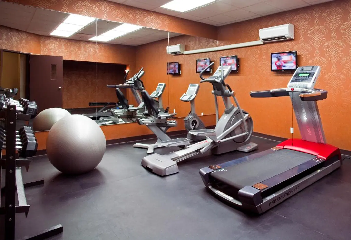 Coast Lethbridge Hotel & Conference Centre SPORTS_AND_LEISURE