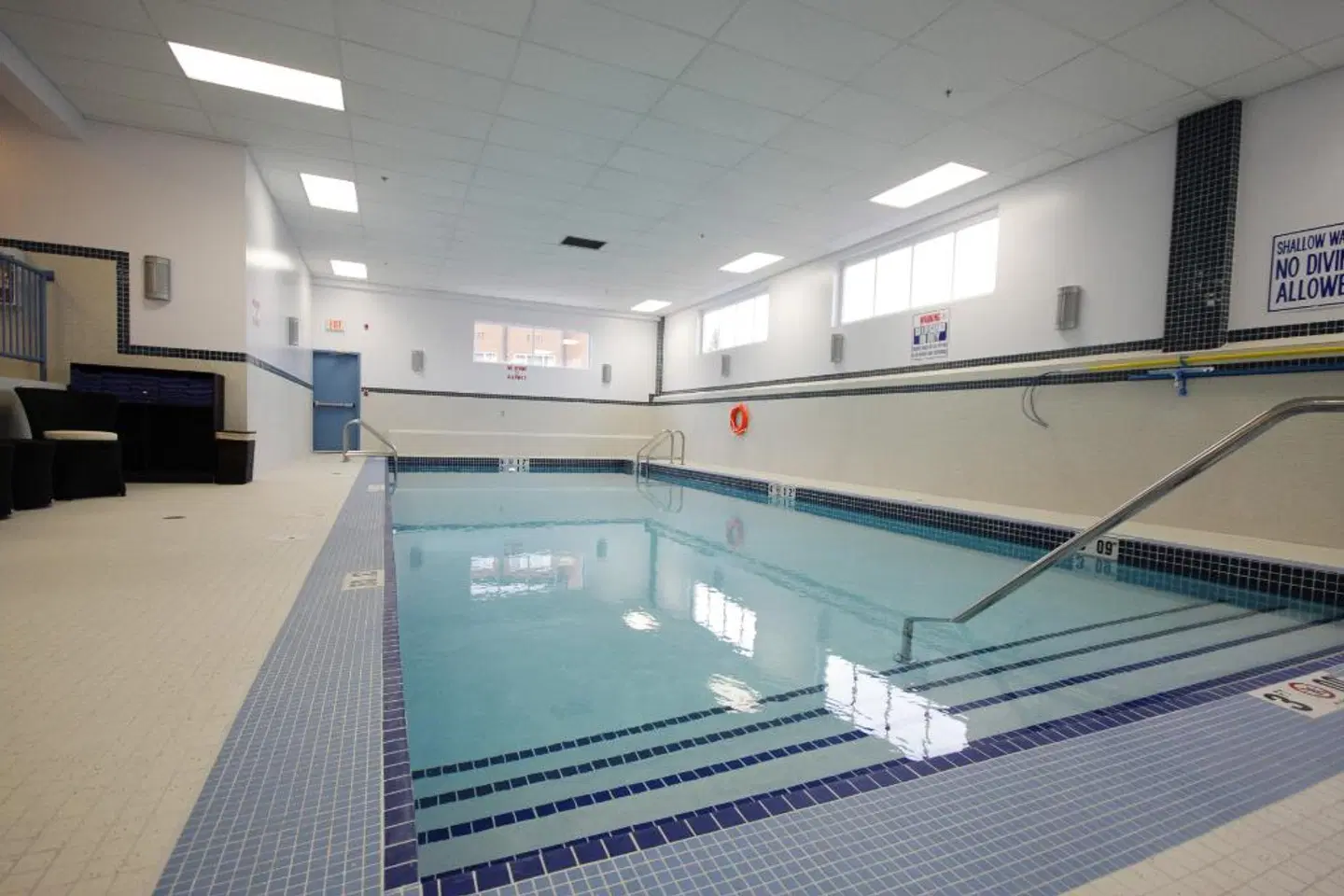 Coast Lethbridge Hotel & Conference Centre Hallenbad