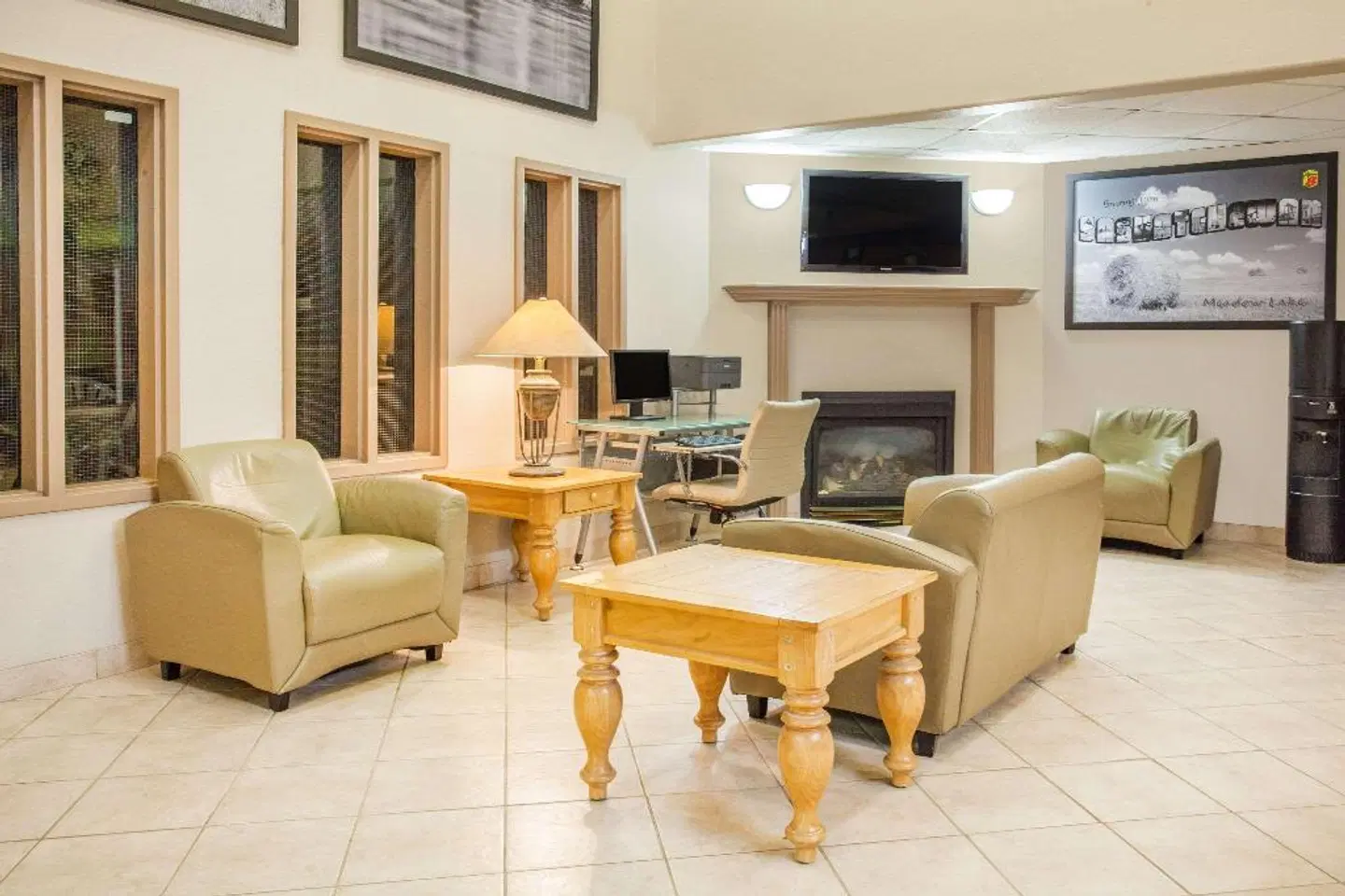 Super 8 by Wyndham Meadow Lake LOUNGE_LOBBY