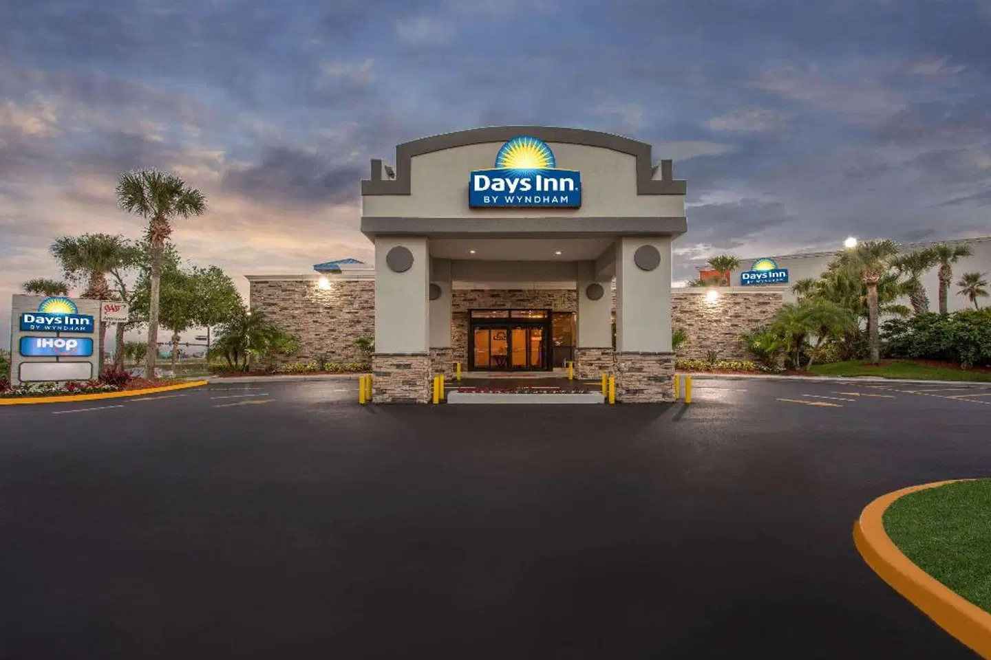 Days Inn by Wyndham Orlando Conv. Center/International Dr EXTERIOR