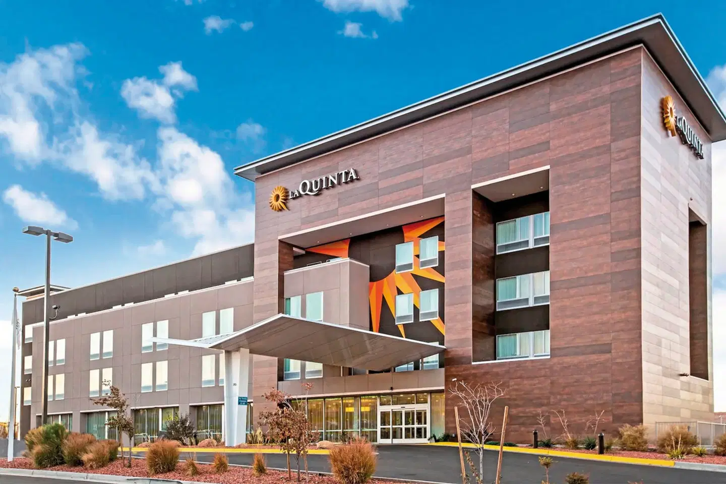 La Quinta Inn & Suites by Wyndham Page at Lake Powell EXTERIOR