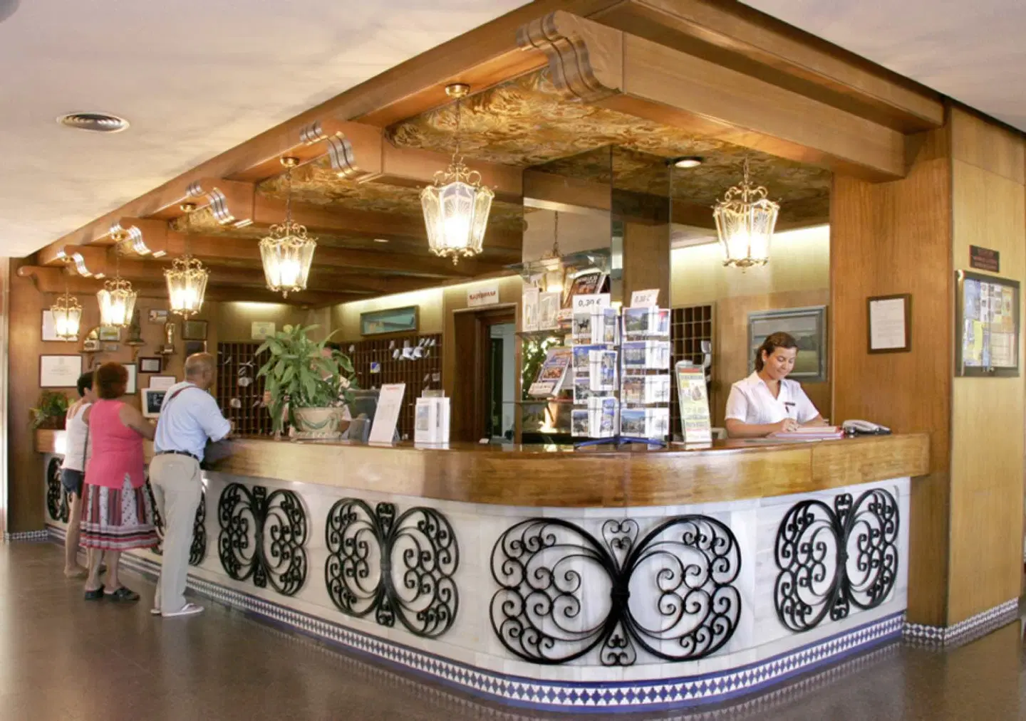 Hotel Apartamentos Bajondillo Bar