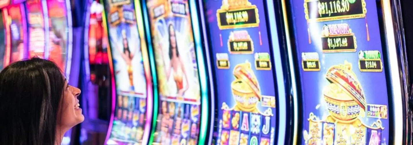 Deerfoot Inn & Casino LOUNGE_LOBBY