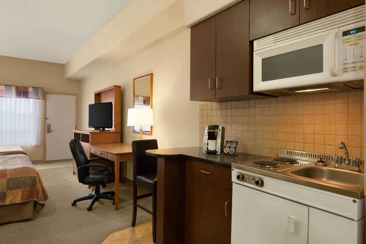 Ramada by Wyndham Drayton Valley ROOM_EXAMPLE