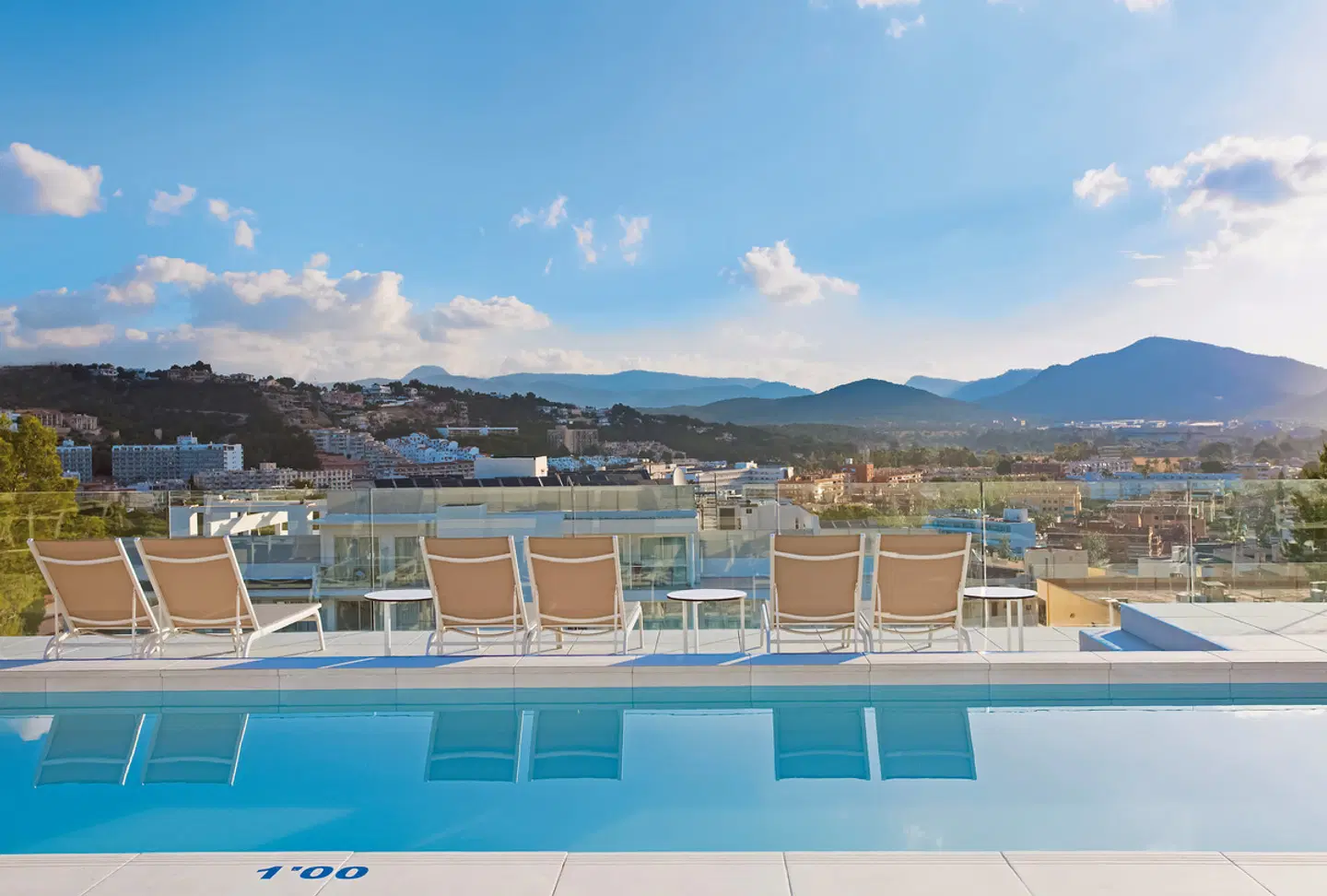 Reverence Life OUTDOOR_POOL