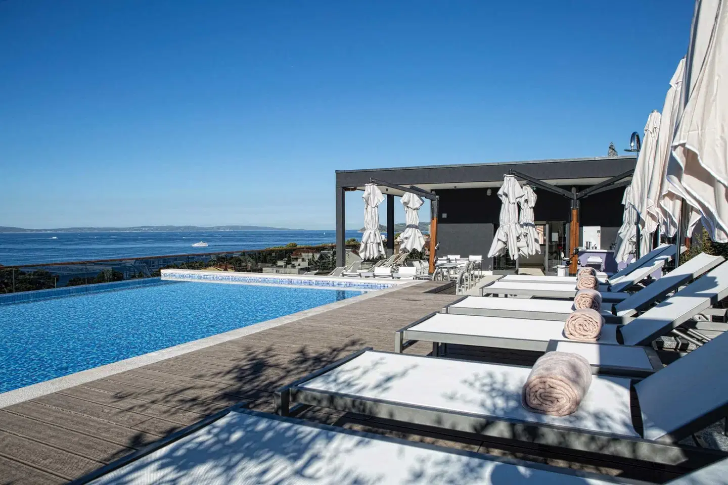 Marvie Hotel & Health OUTDOOR_POOL