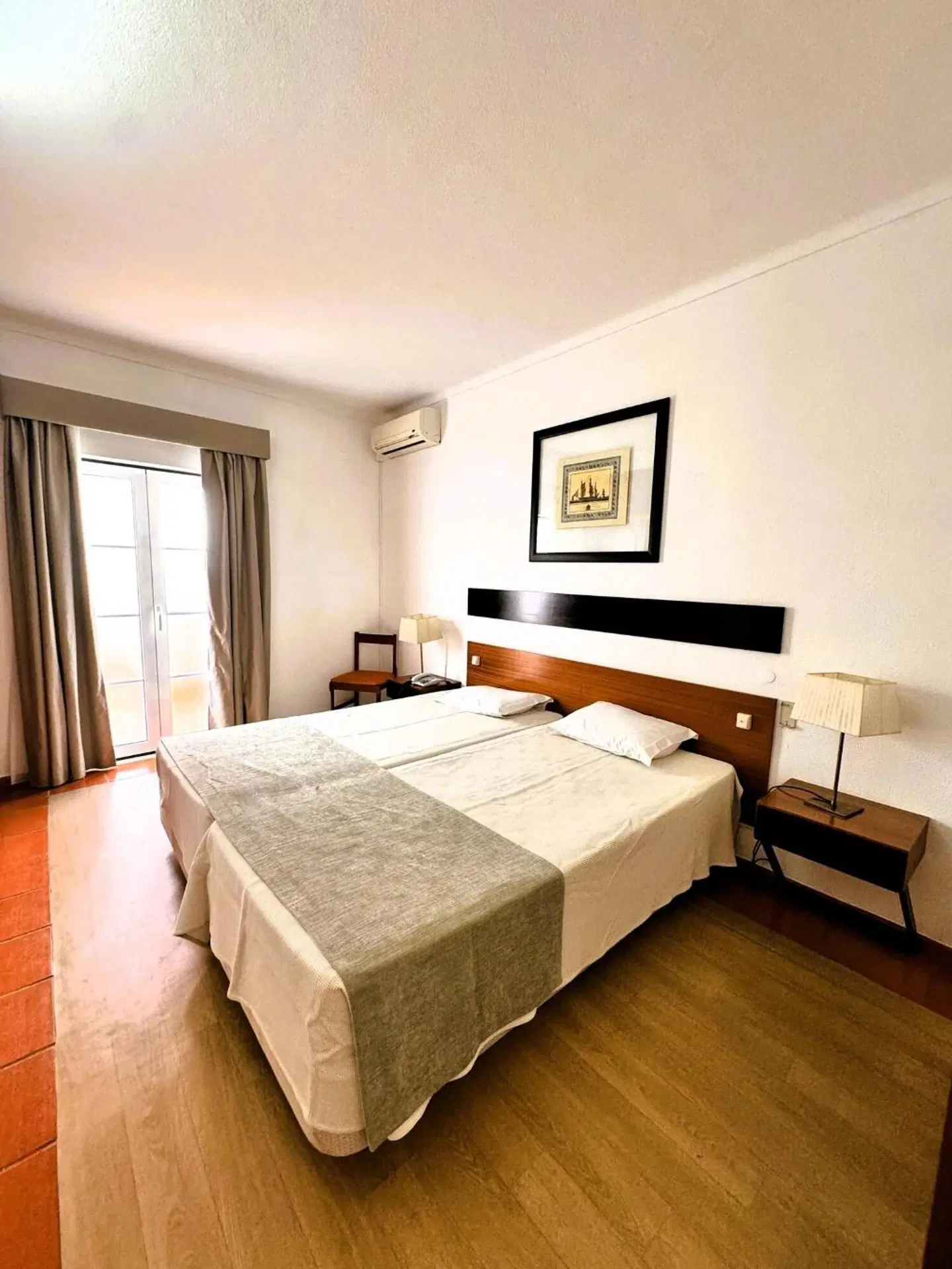 Lagosmar ROOM_EXAMPLE