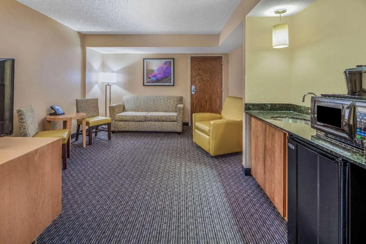 La Quinta Inn & Suites by Wyndham Naples Downtown ROOM_EXAMPLE