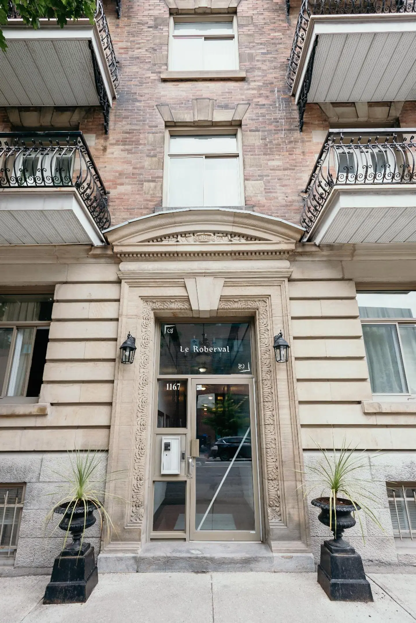 le Roberval EXTERIOR