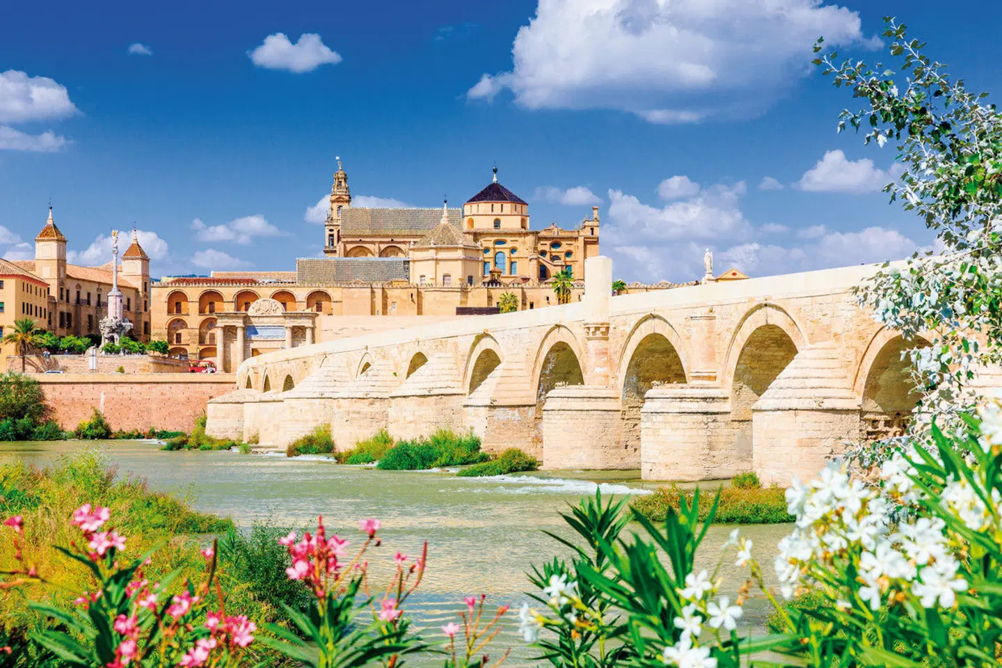 Mit dem Zug durch Andalusien -  Eine Reise durch Spaniens Süden EXTERIOR