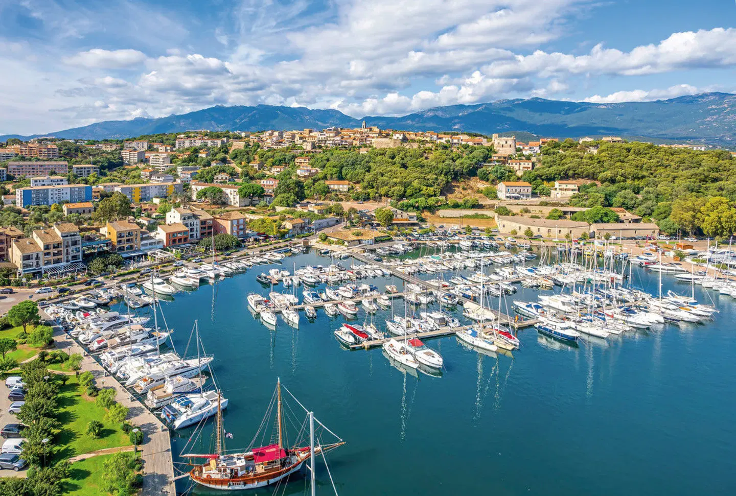 Korsika - ein Gebirge im Meer LANDSCAPE
