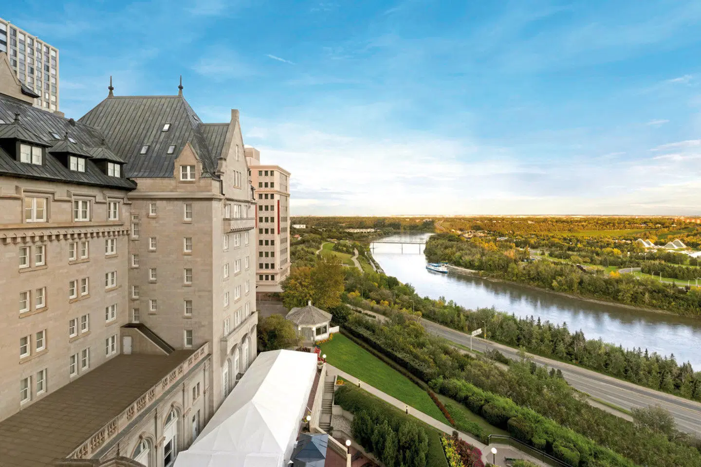 Fairmont Hotel MacDonald EXTERIOR