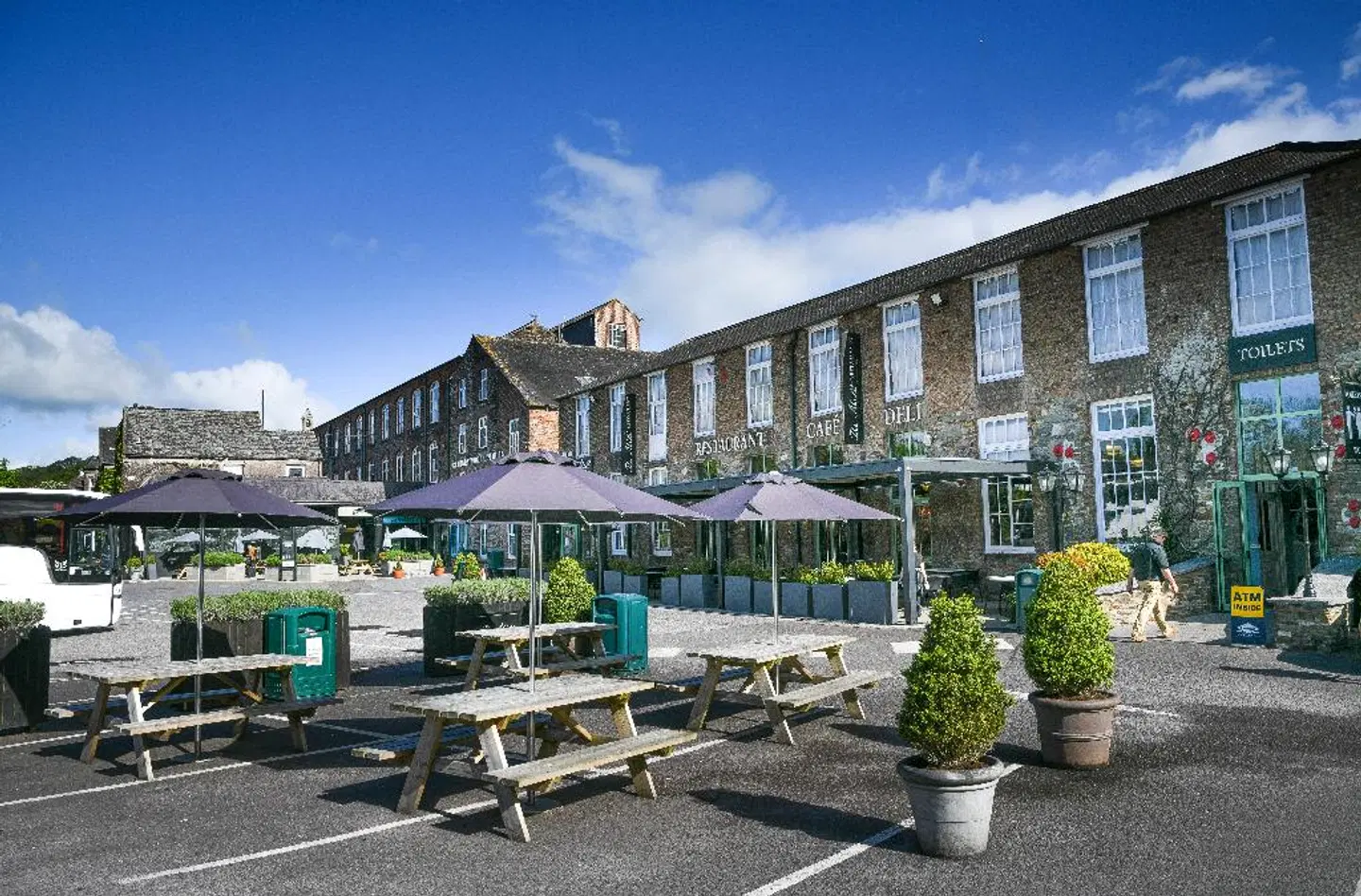 Blarney Woollen Mills Hotel EXTERIOR