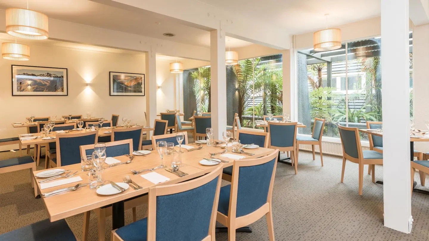 Heartland Hotel Glacier Country Restaurant