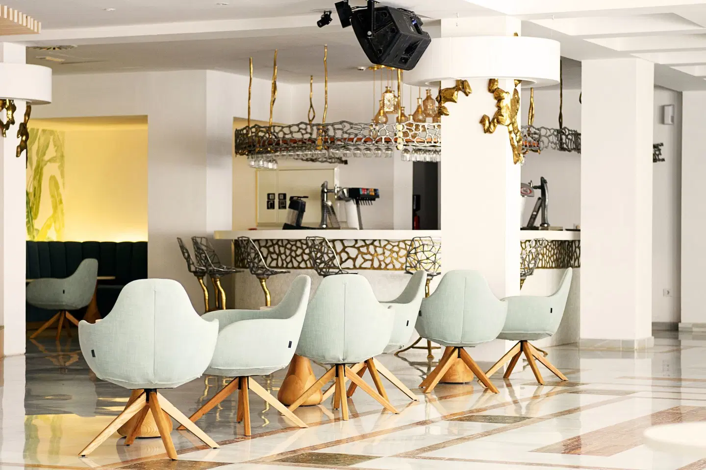 R2 Buganvilla Hotel & Spa Bar