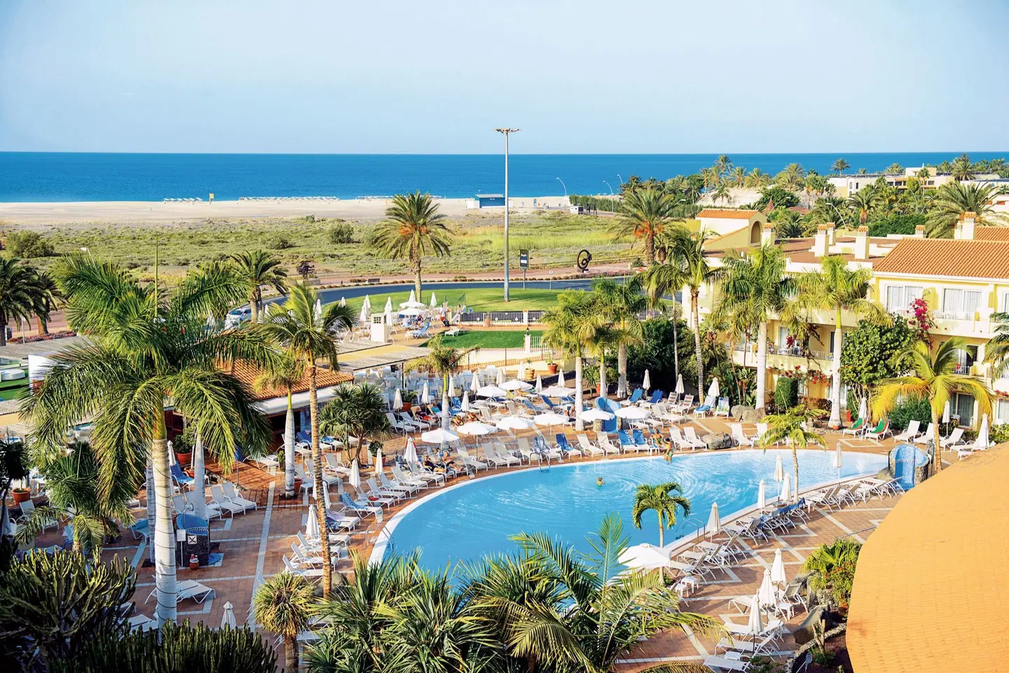 R2 Buganvilla Hotel & Spa OUTDOOR_POOL