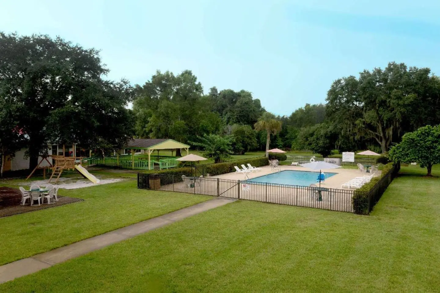 Days Inn by Wyndham Crystal River SPORTS_AND_LEISURE