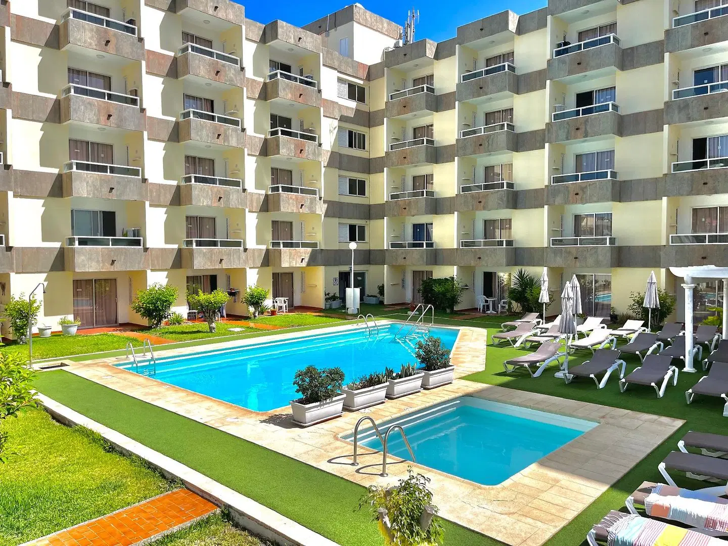 Apartamentos Don Gregorio OUTDOOR_POOL