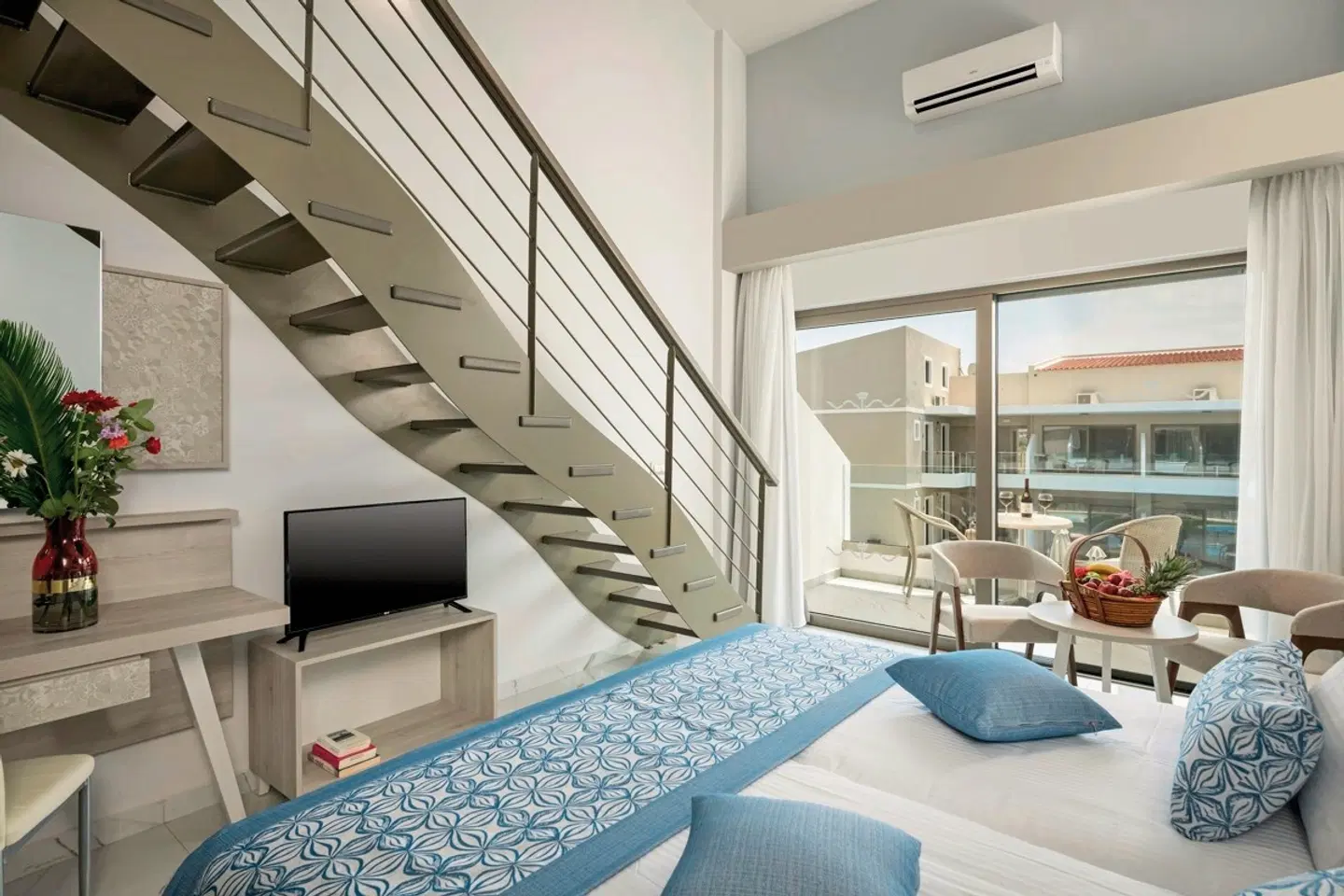 Vantaris Blue LOUNGE_LOBBY