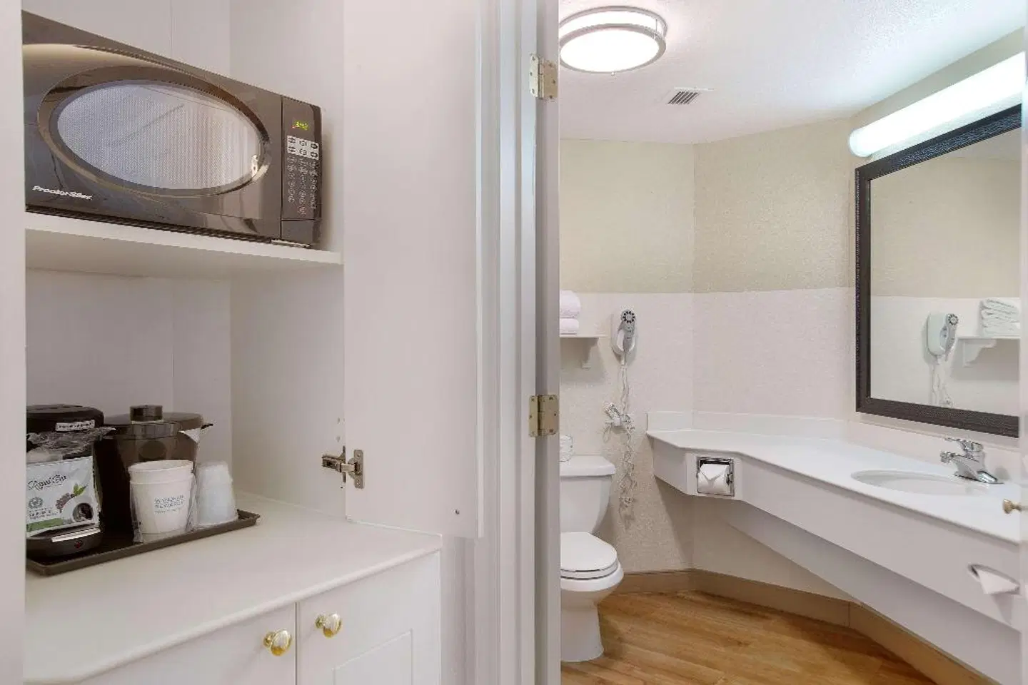 La Quinta Inn & Suites by Wyndham Ft. Lauderdale Airport Badezimmer