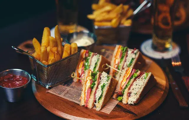 Holiday Inn Express Dubai - Jumeirah Restaurant