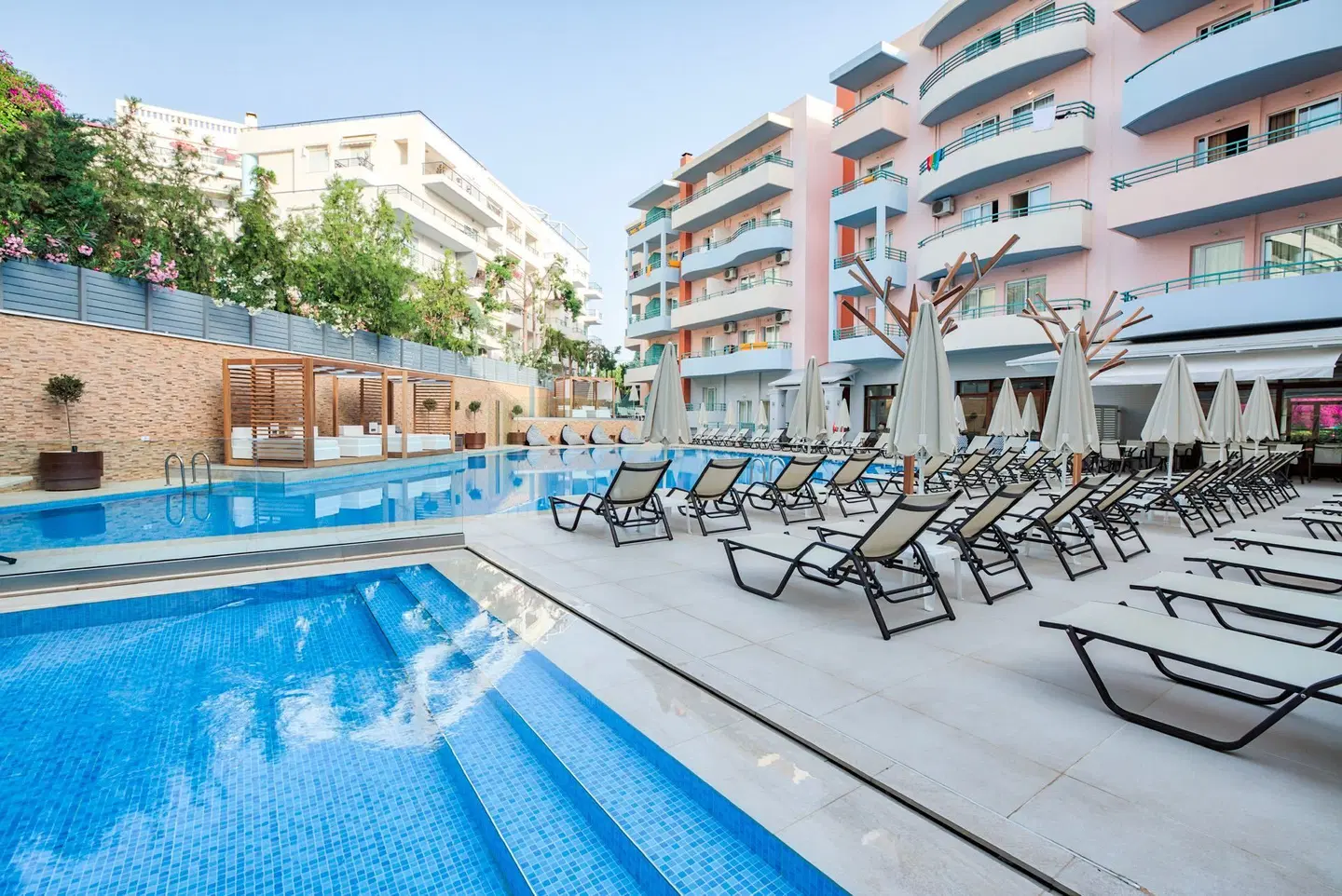 BIO Suites Hotel & Spa OUTDOOR_POOL