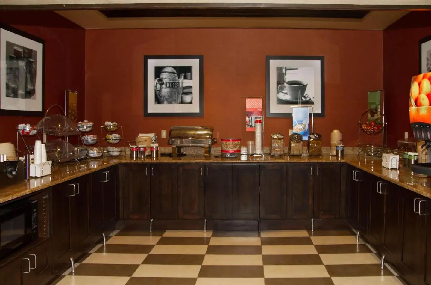 Hampton Inn Cedar City Bar