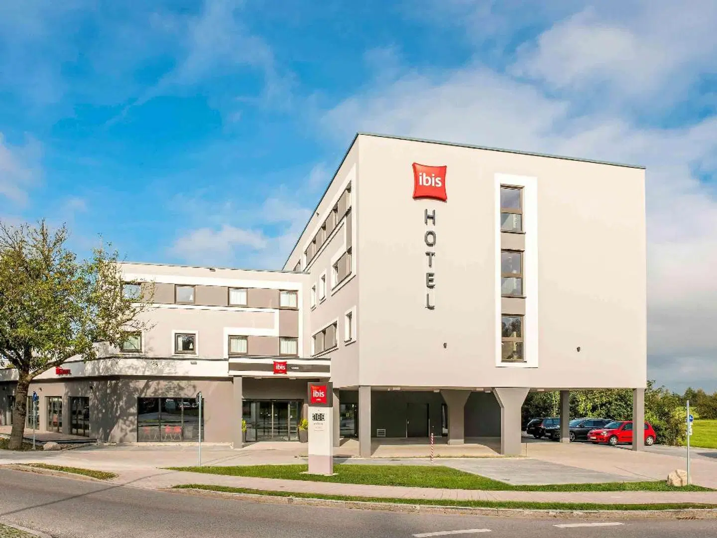 ibis Muenchen Airport Sued EXTERIOR