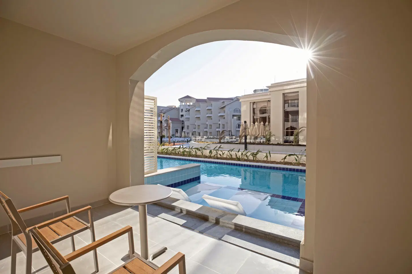 Serenity Sky Arc Sahl Hasheesh Badezimmer