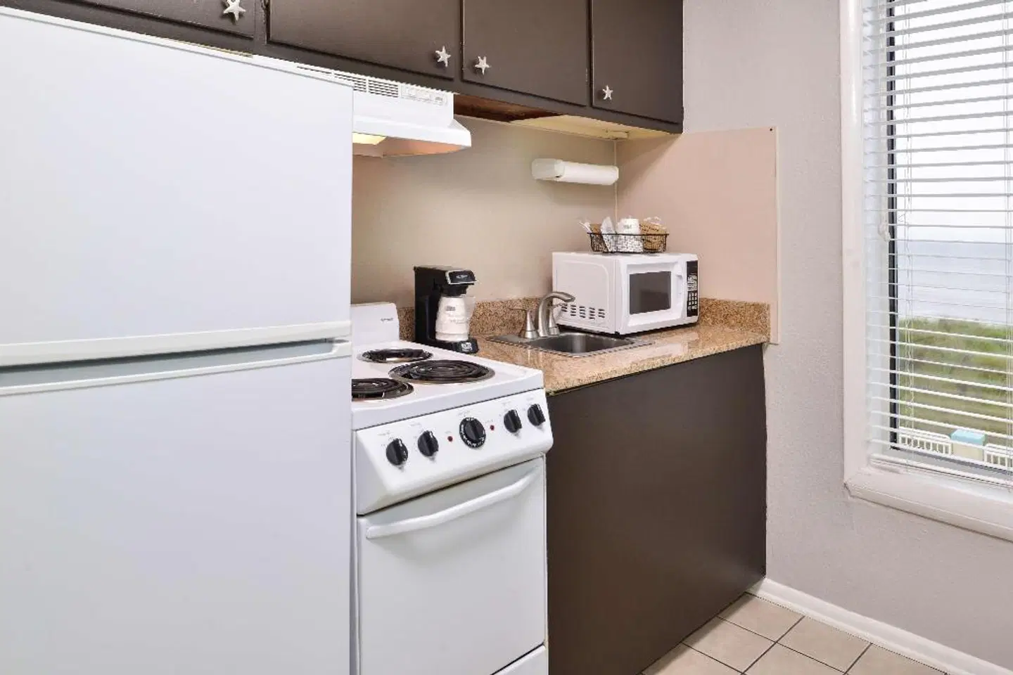 Best Western Plus Holiday Sands Inn & Suites ROOM_EXAMPLE