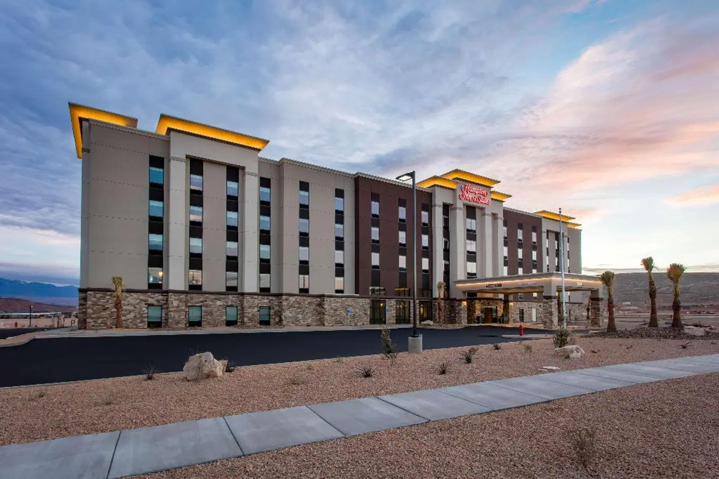 Hampton Inn & Suites St. George SunRiver EXTERIOR