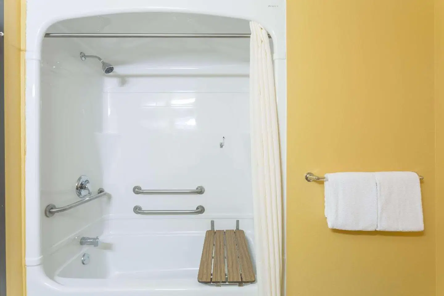 Days Inn by Wyndham Vernal Badezimmer