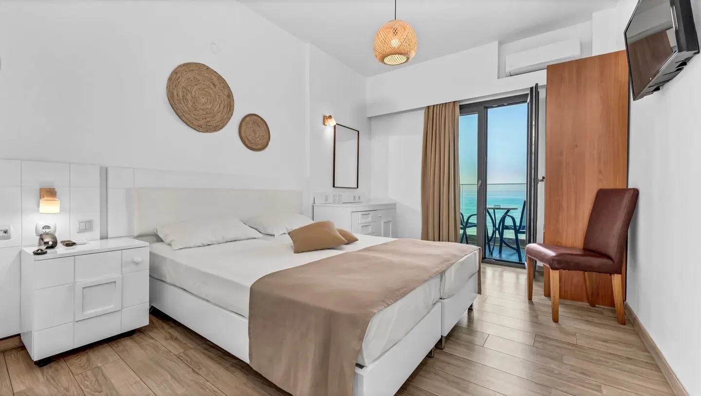 Sunset Beach ROOM_EXAMPLE