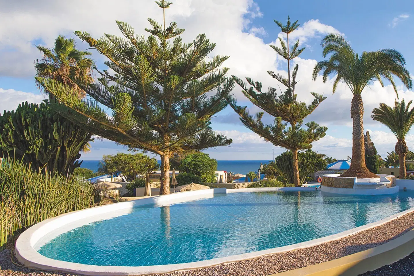 LIVVO Risco del Gato Suites OUTDOOR_POOL