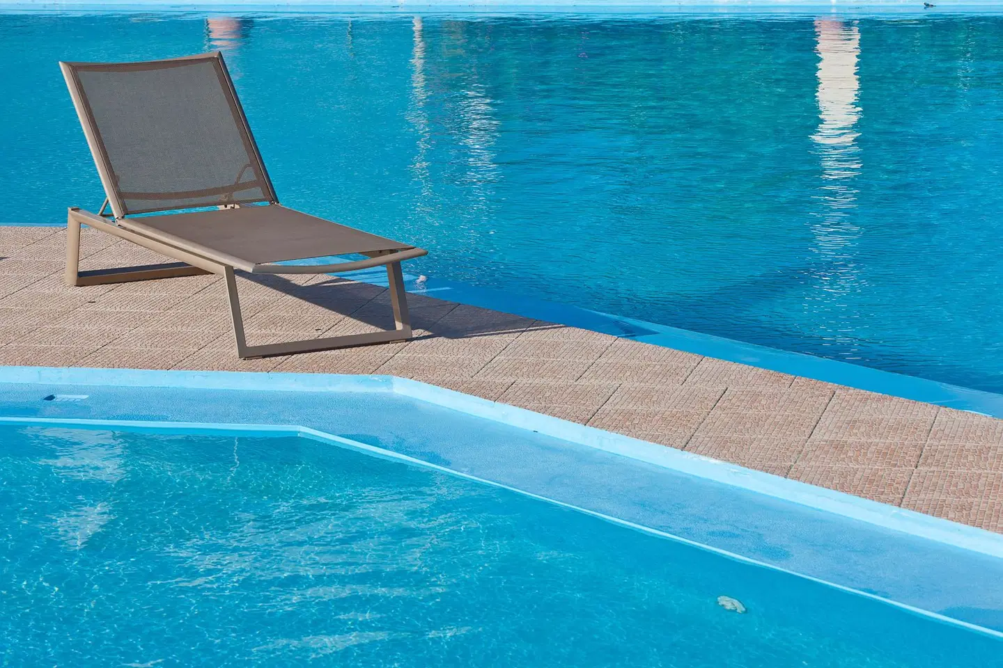 Mrs Chryssana Beach Hotel OUTDOOR_POOL