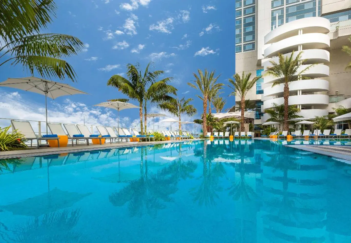 Hilton San Diego Bayfront OUTDOOR_POOL