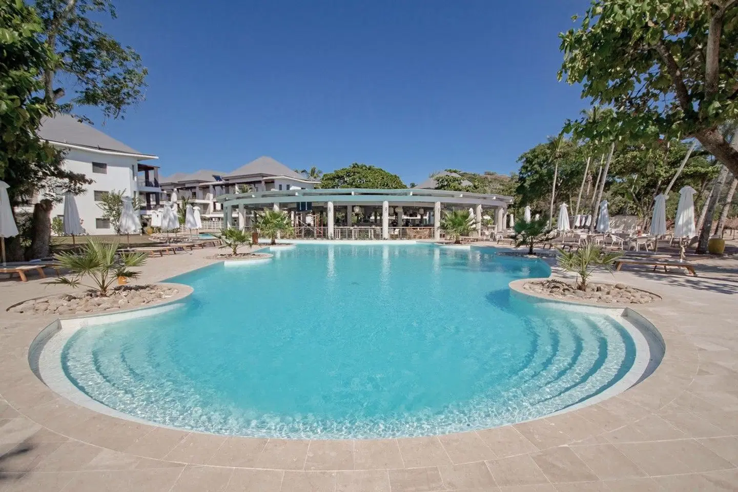 Royal Andilana Resort & Spa OUTDOOR_POOL