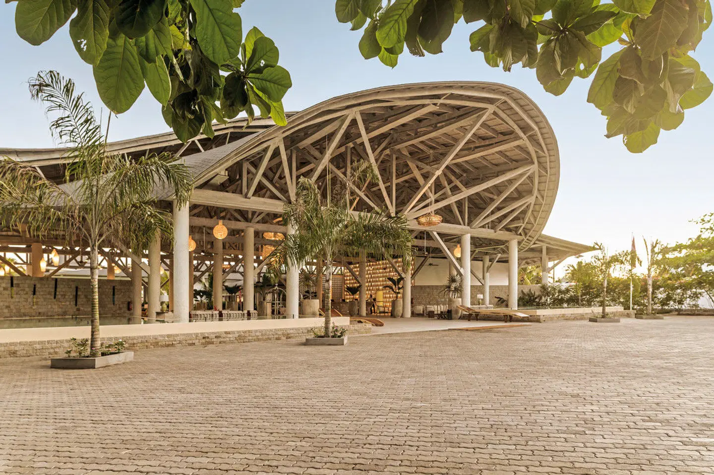 Royal Andilana Resort & Spa EXTERIOR