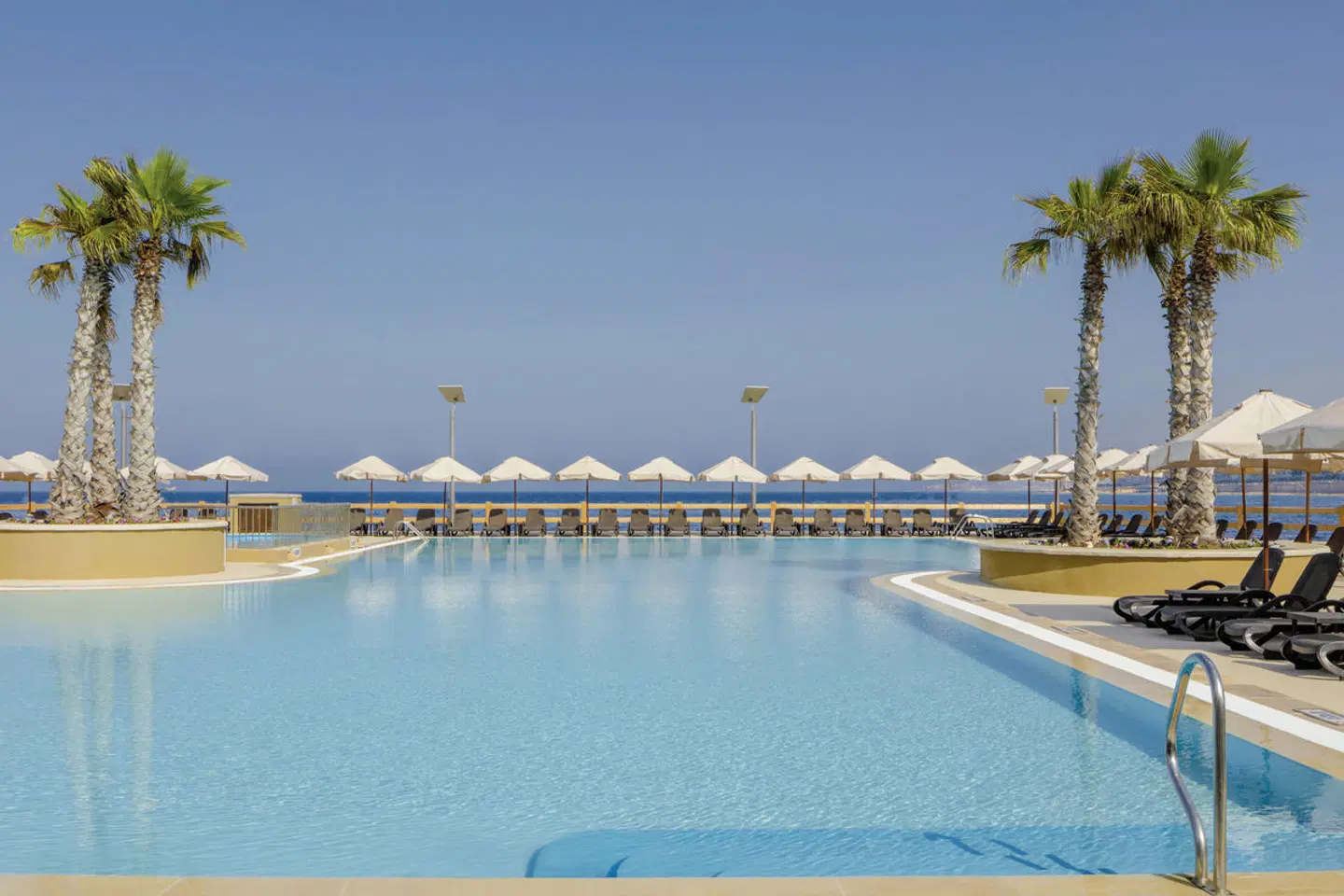 The Westin Dragonara Resort OUTDOOR_POOL