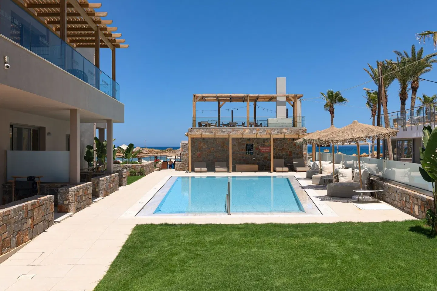 High Beach White EXTERIOR